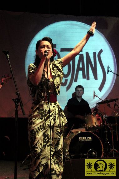 Zoe Devlin (UK) - The Trojans 2. Freedom Sounds Festival, Gebaeude 9, Koeln 02. Mai 2014 (14).JPG